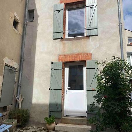 Petite Maison De Village Ebreuil Экстерьер фото