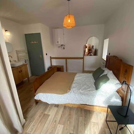Petite Maison De Village Ebreuil Экстерьер фото