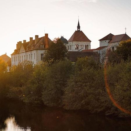 Petite Maison De Village Ebreuil Экстерьер фото