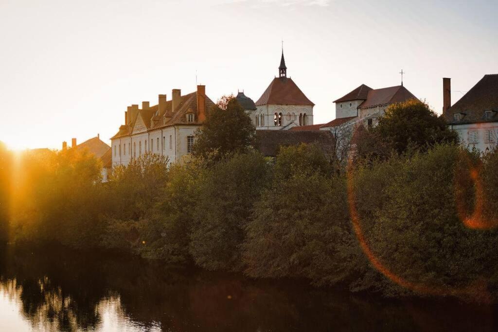 Petite Maison De Village Ebreuil Экстерьер фото