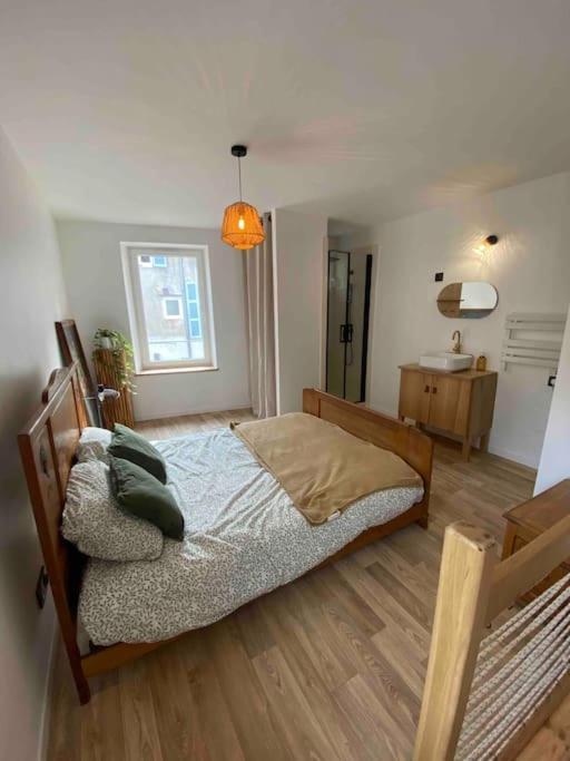 Petite Maison De Village Ebreuil Экстерьер фото
